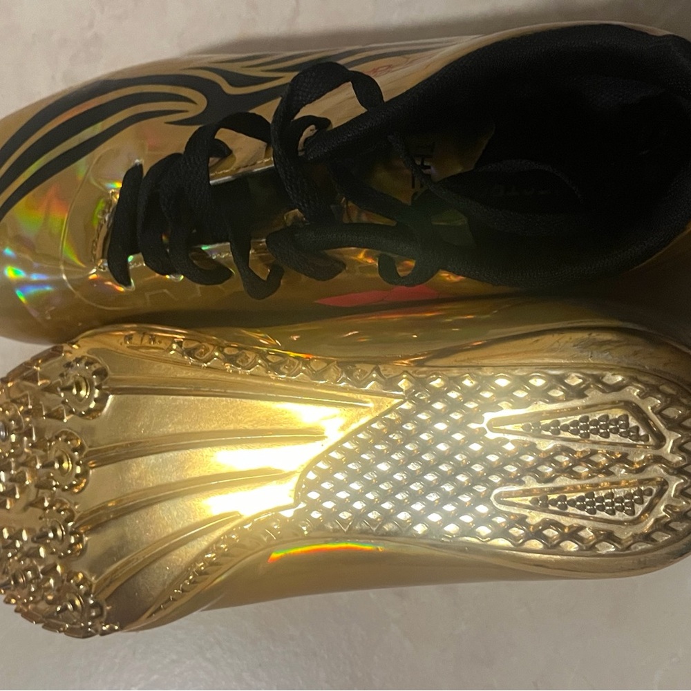 Track spikes